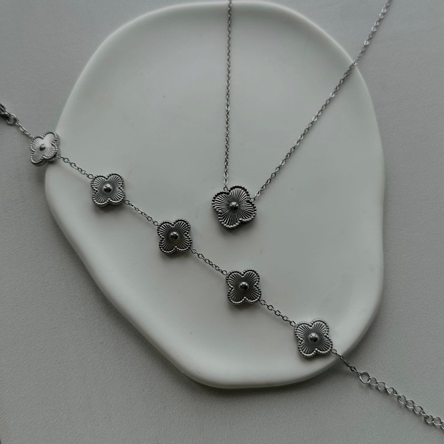 POSY Clover Necklace - SILVER